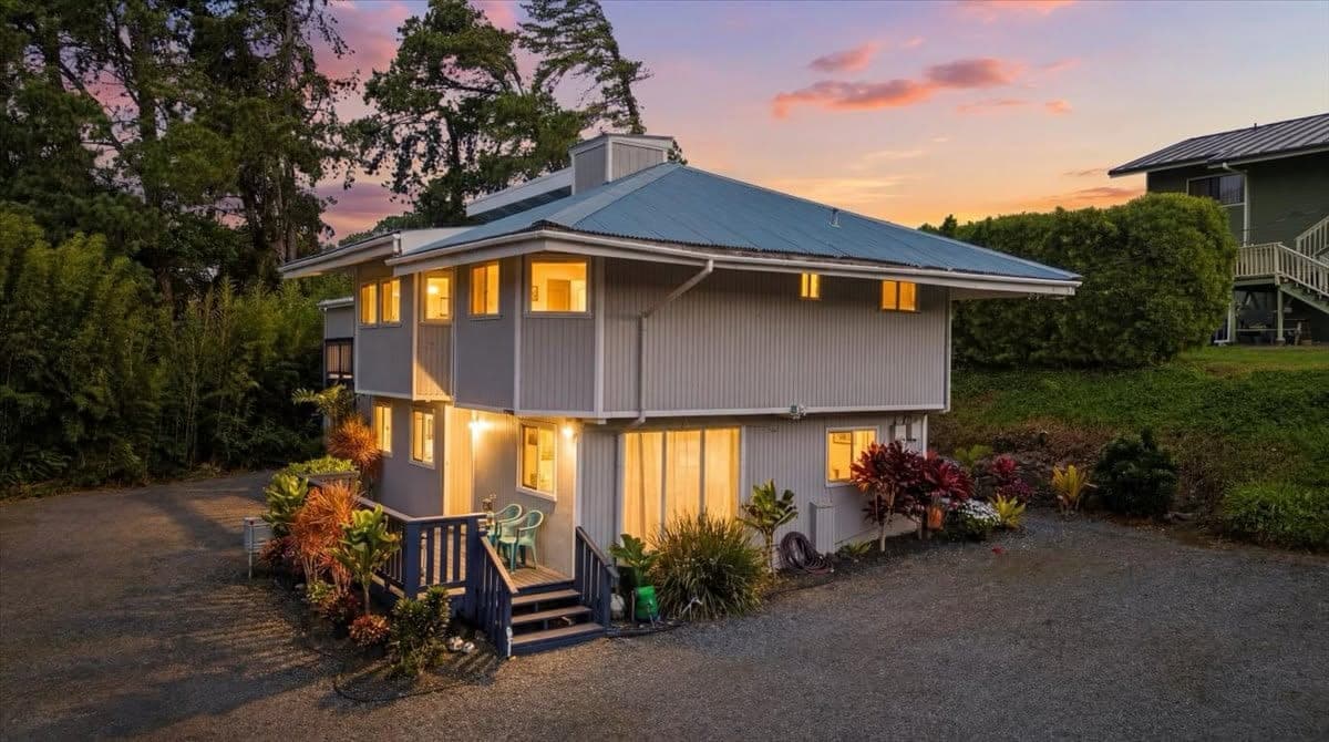 Two Permitted Buildings on the Top of Puu Nani in Waimea
